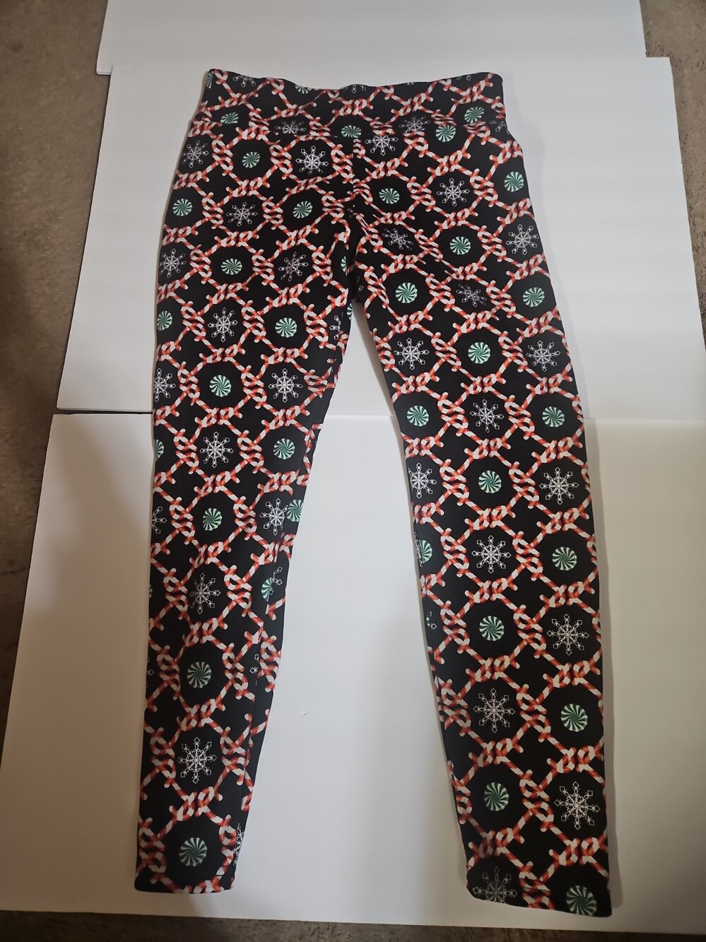 No Boundaries Fleece Lined Leggings Womens XL Black Candy Cane Heart Christmas